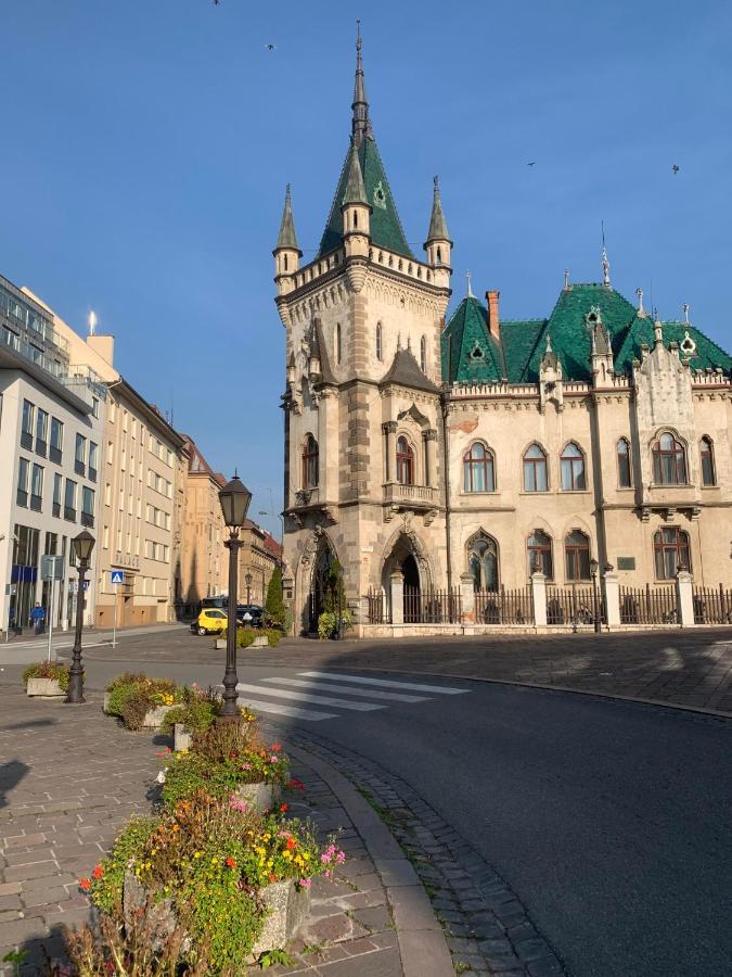 Old Town Apartment Podtatranskeho Кошице Экстерьер фото